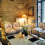 La Maison De Rhodes & Hotel Troyes
