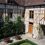 La Maison De Rhodes & Troyes