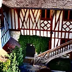 La Maison De Rhodes & Troyes