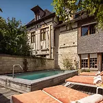 La Maison De Rhodes & Hotel Troyes