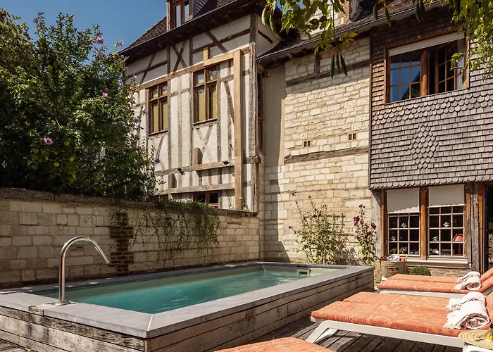 La Maison De Rhodes & Hotel Troyes